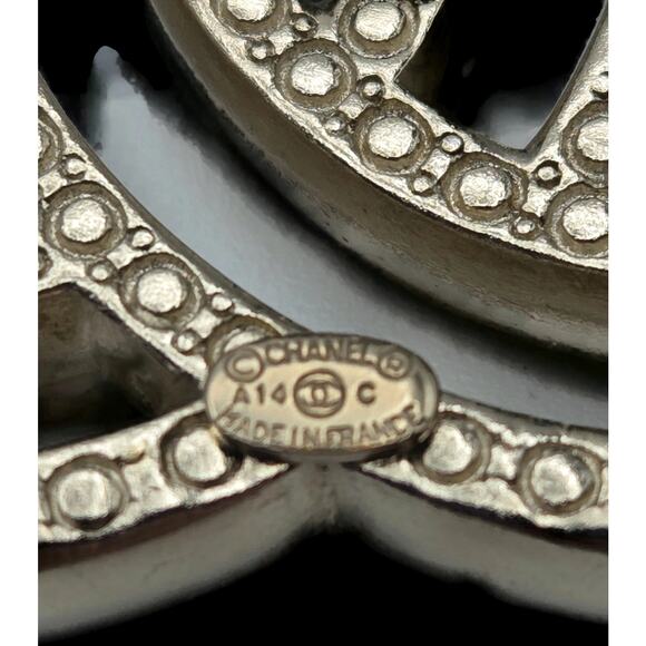 Chanel CC Logo Shaped Brooch Pin Rhinstone Crystal Details Jewelry Silver Tone - Picture 8 of 12